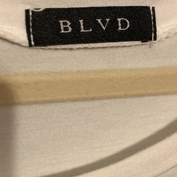 BLVD sz L Less Mondays More Sundays tee - Picture 6 of 6